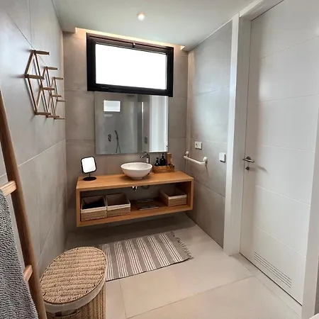 Medanojoy1- 3 Bedrooms, Spacious 60 M From The *